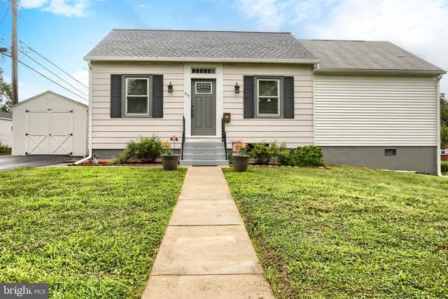 317 GREENAWALT LN, Harrisburg, PA 17110
