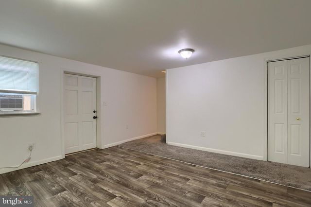 317 GREENAWALT LN, Harrisburg, PA 17110