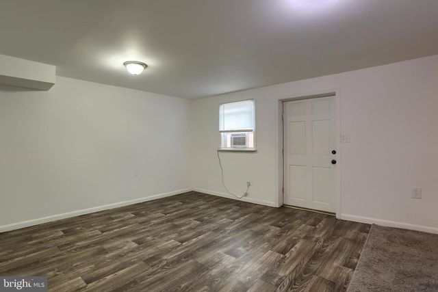 317 GREENAWALT LN, Harrisburg, PA 17110