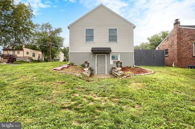 317 GREENAWALT LN, Harrisburg, PA 17110