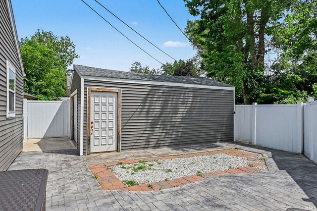 1420 Joyce Drive, South Bend, IN 46616