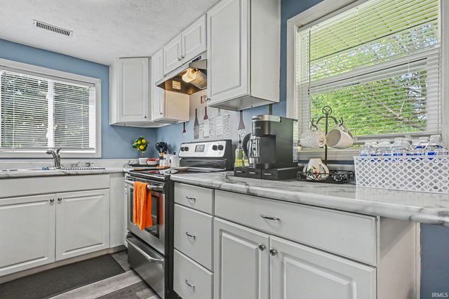 1420 Joyce Drive, South Bend, IN 46616