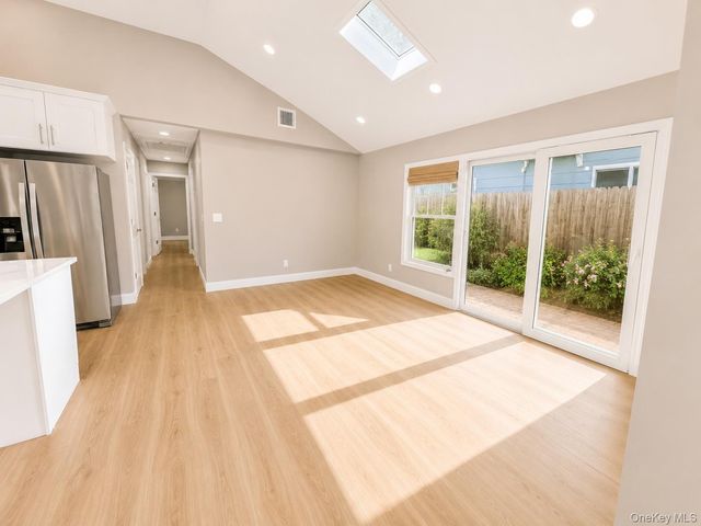 30 Harding Road, Ronkonkoma, NY 11779