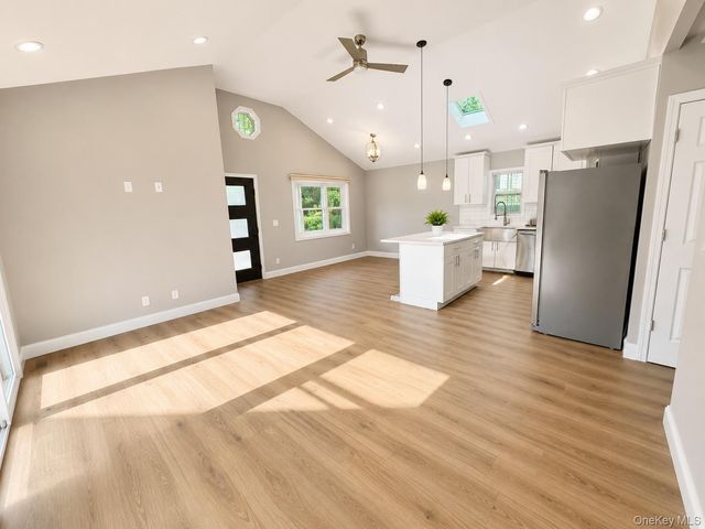 30 Harding Road, Ronkonkoma, NY 11779