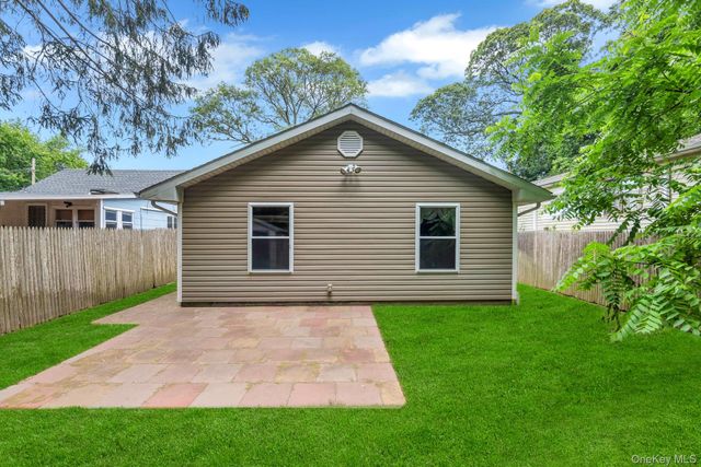 30 Harding Road, Ronkonkoma, NY 11779