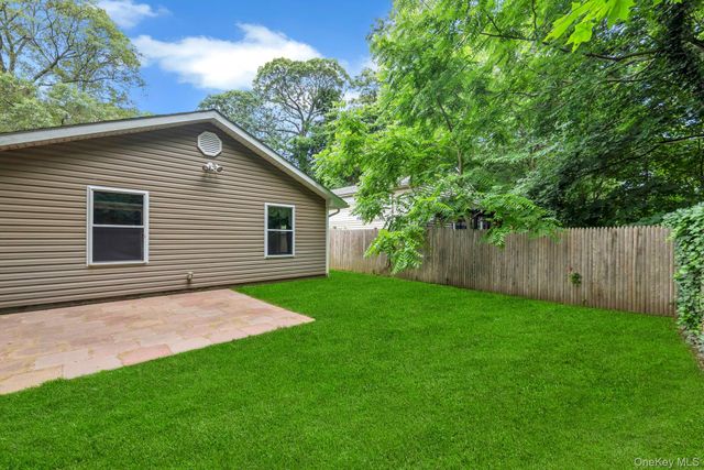 30 Harding Road, Ronkonkoma, NY 11779