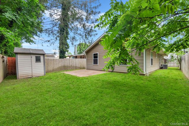 30 Harding Road, Ronkonkoma, NY 11779