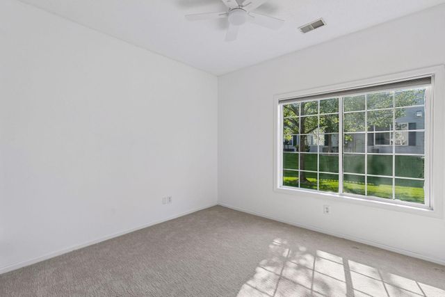 1336 Yorkshire Lane, Shakopee, MN 55379