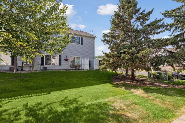 1336 Yorkshire Lane, Shakopee, MN 55379