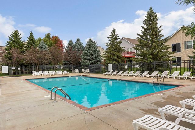 1336 Yorkshire Lane, Shakopee, MN 55379