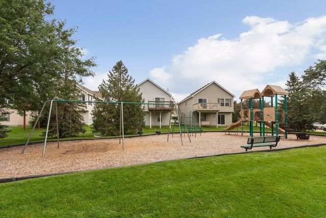 1336 Yorkshire Lane, Shakopee, MN 55379