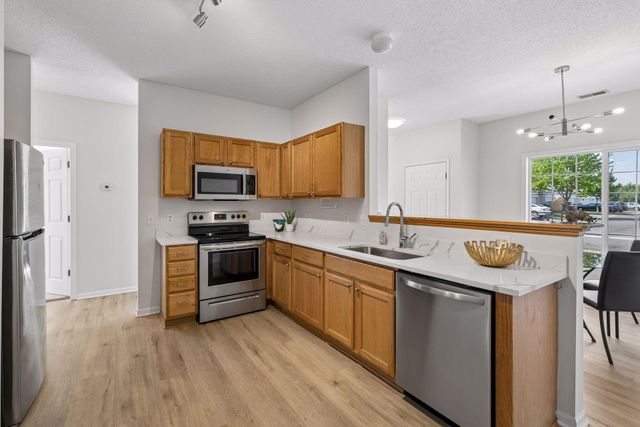 1336 Yorkshire Lane, Shakopee, MN 55379