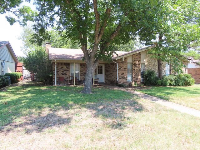 2113 Vail Drive, Garland, TX 75044