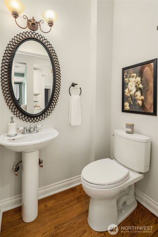 915 30th Avenue S, Seattle, WA 98144