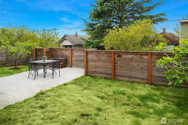 915 30th Avenue S, Seattle, WA 98144