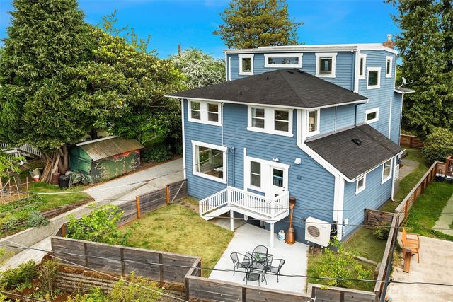 915 30th Avenue S, Seattle, WA 98144