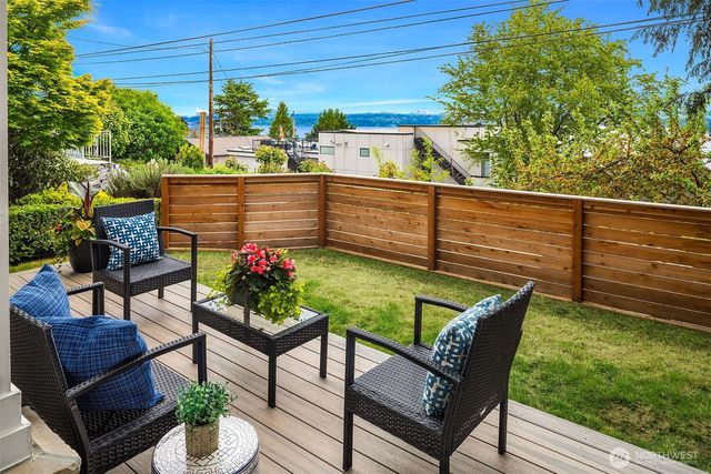 915 30th Avenue S, Seattle, WA 98144