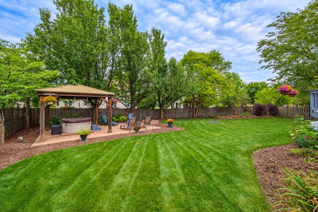 2030 Tunbridge Trail, Algonquin, IL 60102