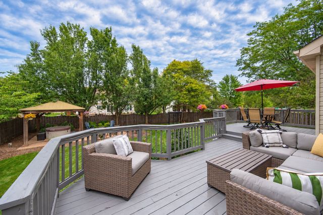 2030 Tunbridge Trail, Algonquin, IL 60102