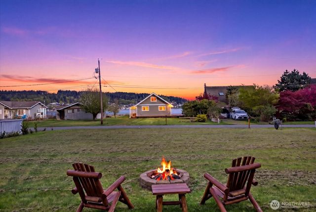 3697 Driftwood Drive, Clinton, WA 98236