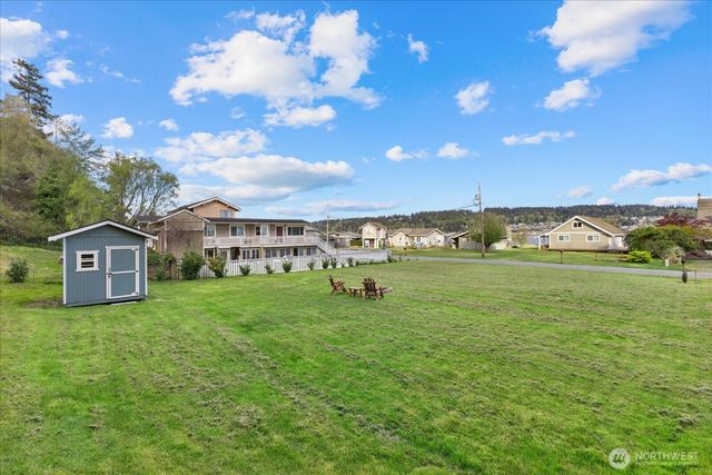 3697 Driftwood Drive, Clinton, WA 98236