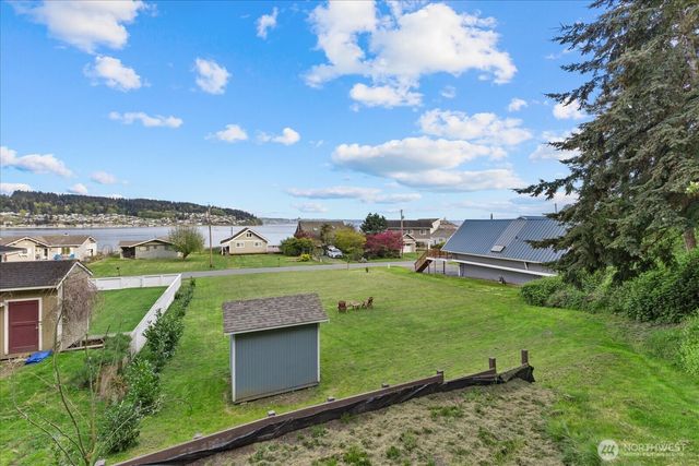 3697 Driftwood Drive, Clinton, WA 98236
