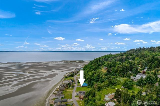 3697 Driftwood Drive, Clinton, WA 98236
