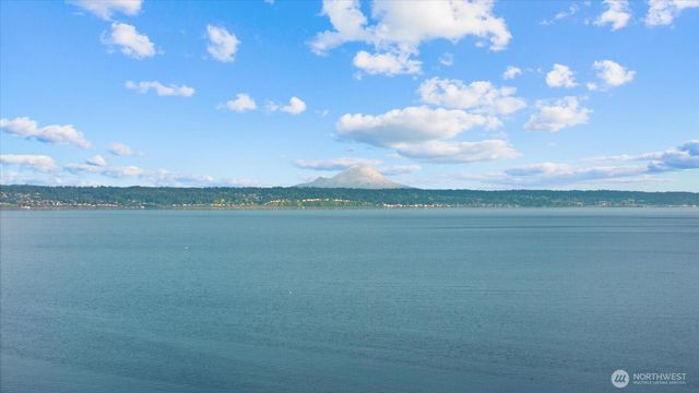 3697 Driftwood Drive, Clinton, WA 98236