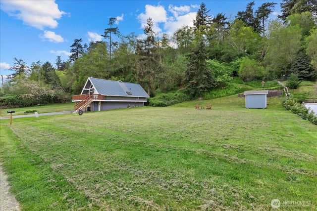 3697 Driftwood Drive, Clinton, WA 98236