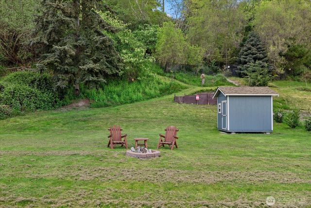 3697 Driftwood Drive, Clinton, WA 98236