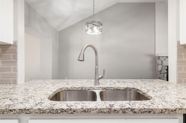 928 LAUREL AVENUE, Venice, FL 34285