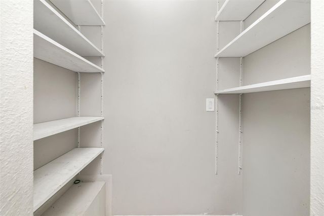 928 LAUREL AVENUE, Venice, FL 34285