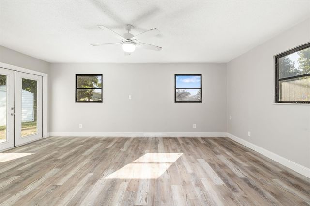 928 LAUREL AVENUE, Venice, FL 34285