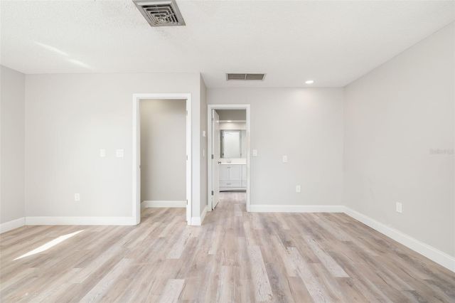 928 LAUREL AVENUE, Venice, FL 34285