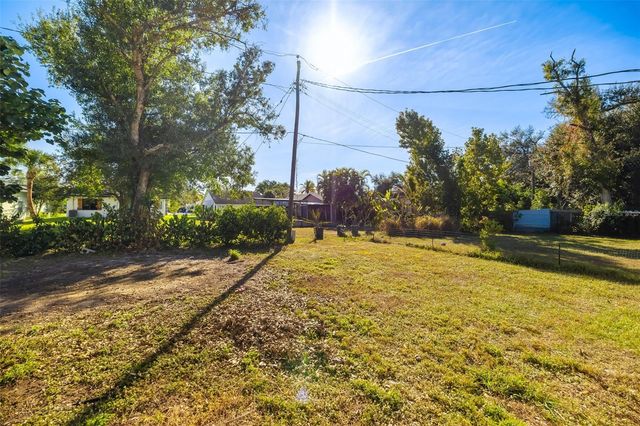 928 LAUREL AVENUE, Venice, FL 34285