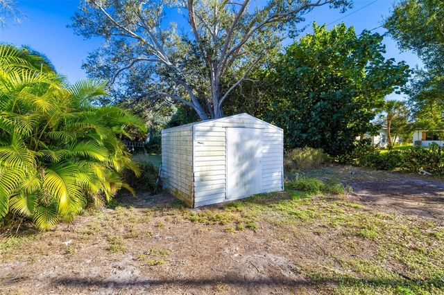 928 LAUREL AVENUE, Venice, FL 34285