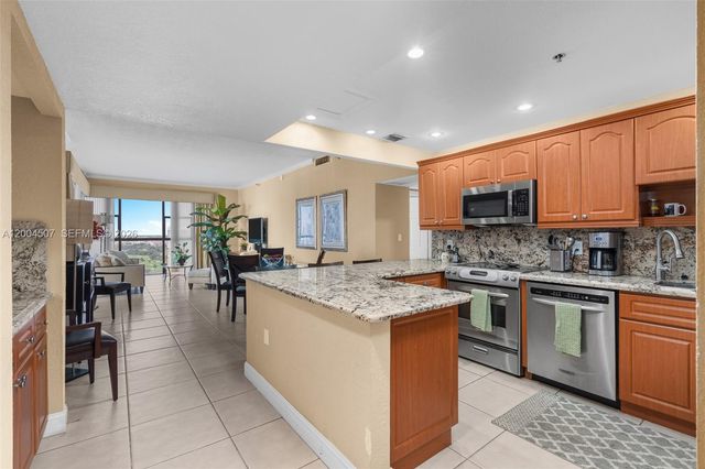 20505 E Country Club Drive PH38, Aventura, FL 33180