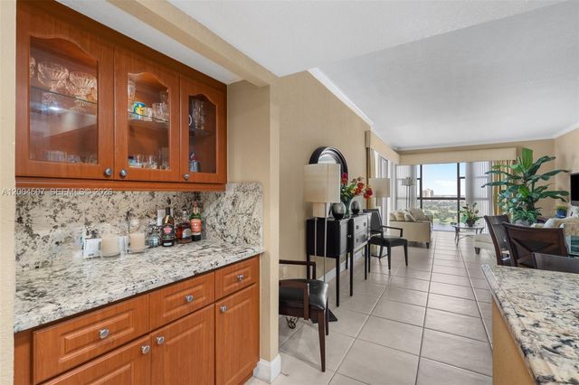 20505 E Country Club Drive PH38, Aventura, FL 33180