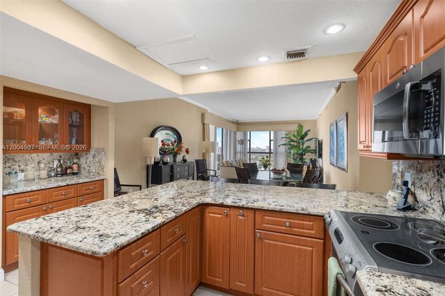 20505 E Country Club Drive PH38, Aventura, FL 33180