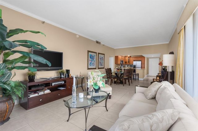 20505 E Country Club Drive PH38, Aventura, FL 33180