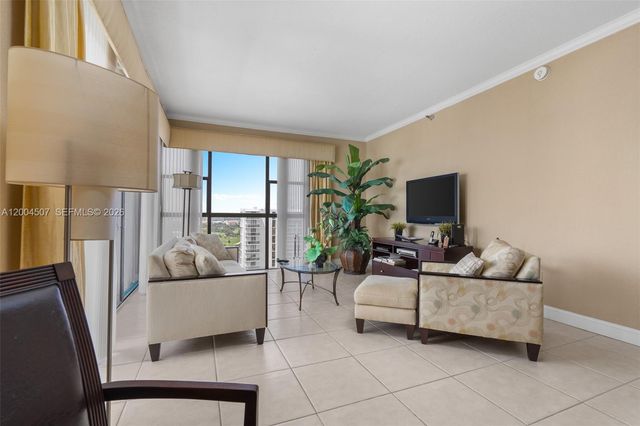 20505 E Country Club Drive PH38, Aventura, FL 33180