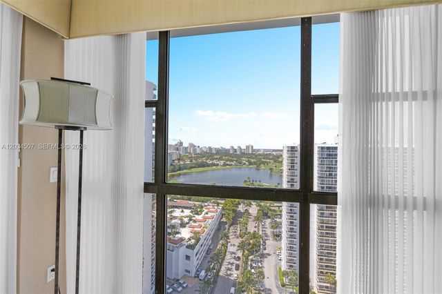 20505 E Country Club Drive PH38, Aventura, FL 33180