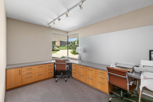 1784 Burr Oaks Drive, West Des Moines, IA 50266