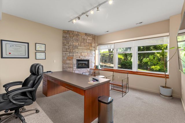 1784 Burr Oaks Drive, West Des Moines, IA 50266