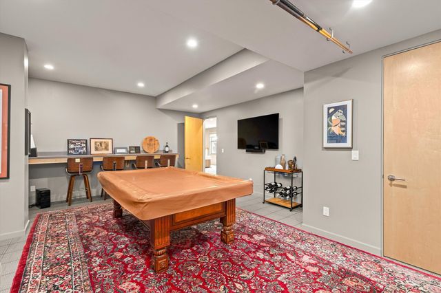 1784 Burr Oaks Drive, West Des Moines, IA 50266