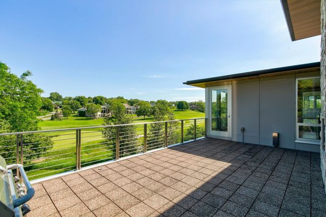 1784 Burr Oaks Drive, West Des Moines, IA 50266