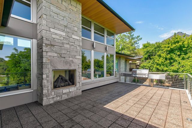 1784 Burr Oaks Drive, West Des Moines, IA 50266