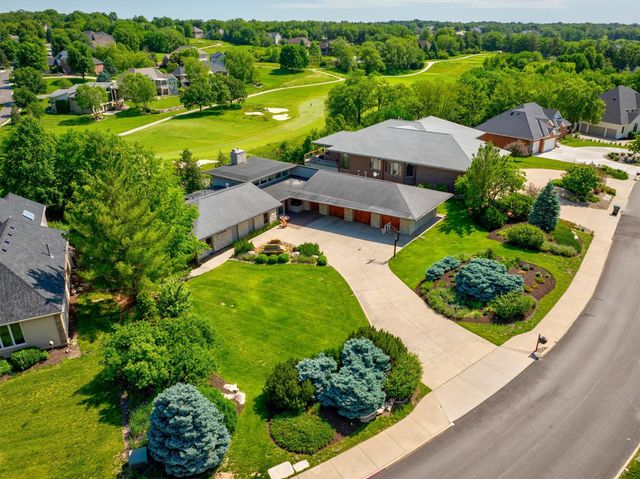 1784 Burr Oaks Drive, West Des Moines, IA 50266