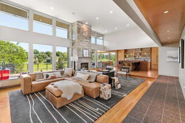 1784 Burr Oaks Drive, West Des Moines, IA 50266
