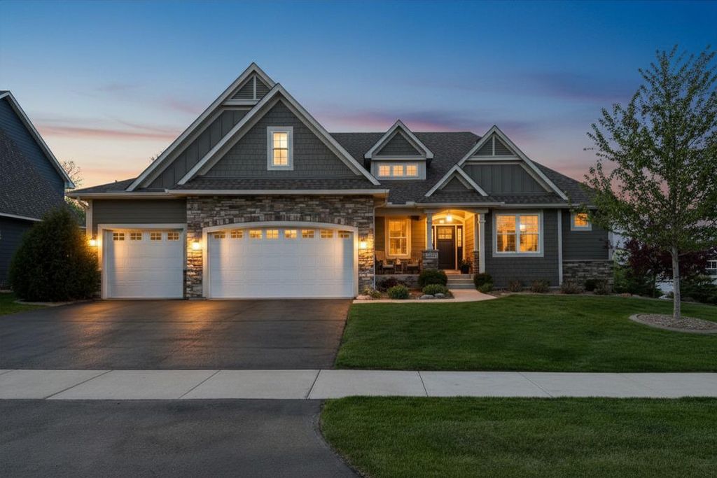 9264 Hawkcrest Court, Chanhassen, MN 55317
